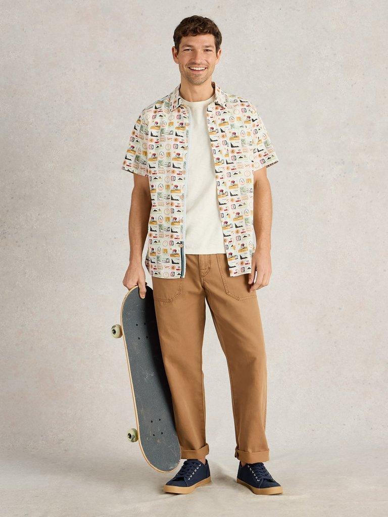 Finsbury Travel Printed Shirt in NAT PR - MODEL FRONT