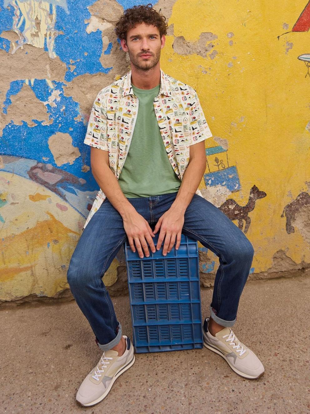Finsbury Travel Printed Shirt in NAT PR - MIXED