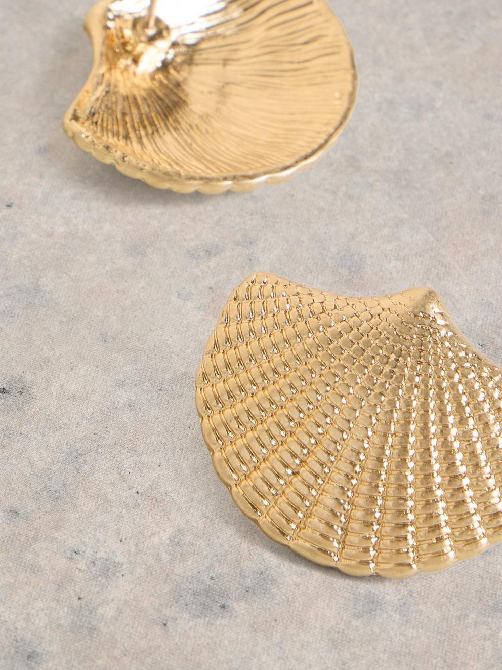 Shell Stud Earring in GLD TN MET - FLAT DETAIL