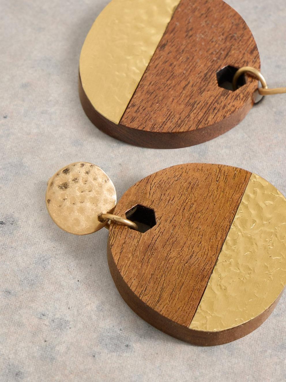 Hammered Wooden Mix Earring in BROWN MLT - FLAT DETAIL