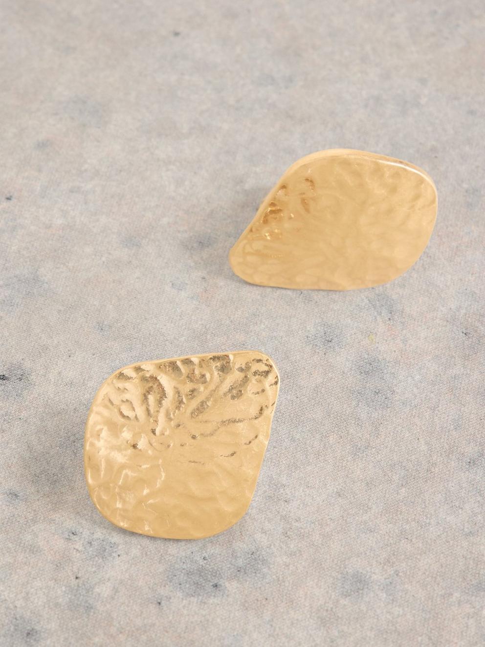 Palm Textured Stud Earring in GLD TN MET - FLAT DETAIL