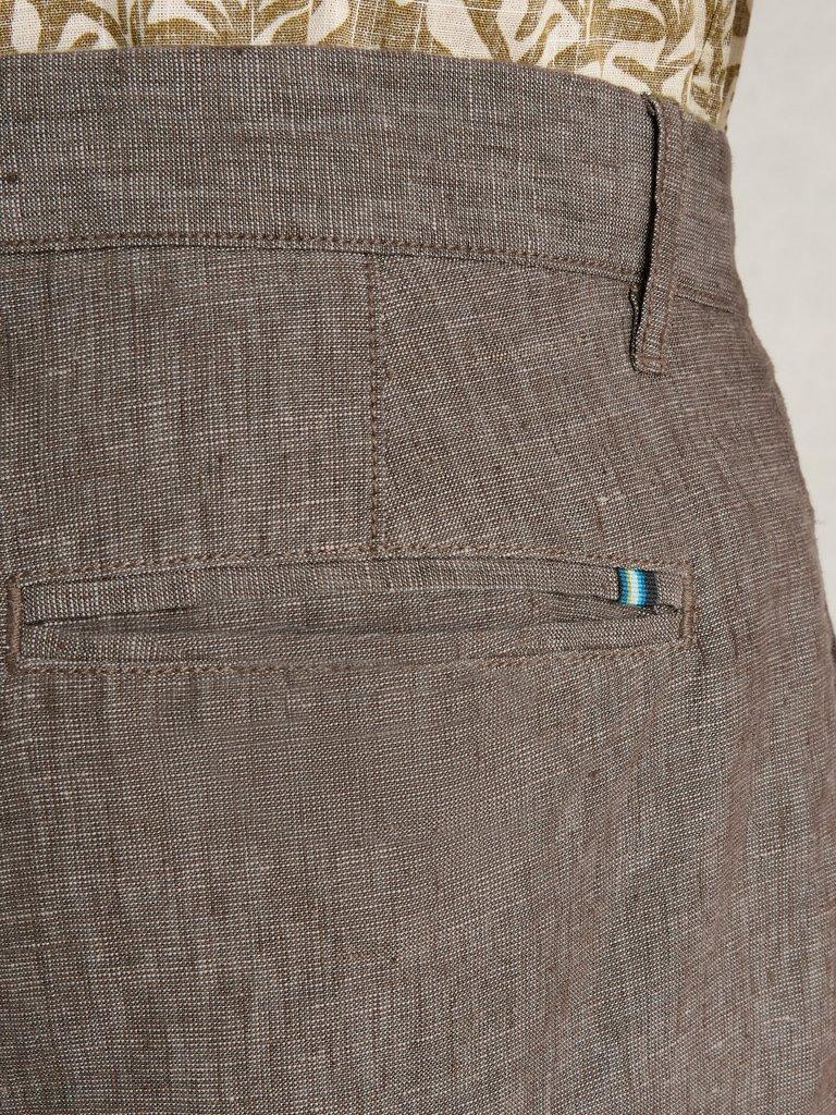 Linen Chino Short in KHAKI GRN - MODEL DETAIL