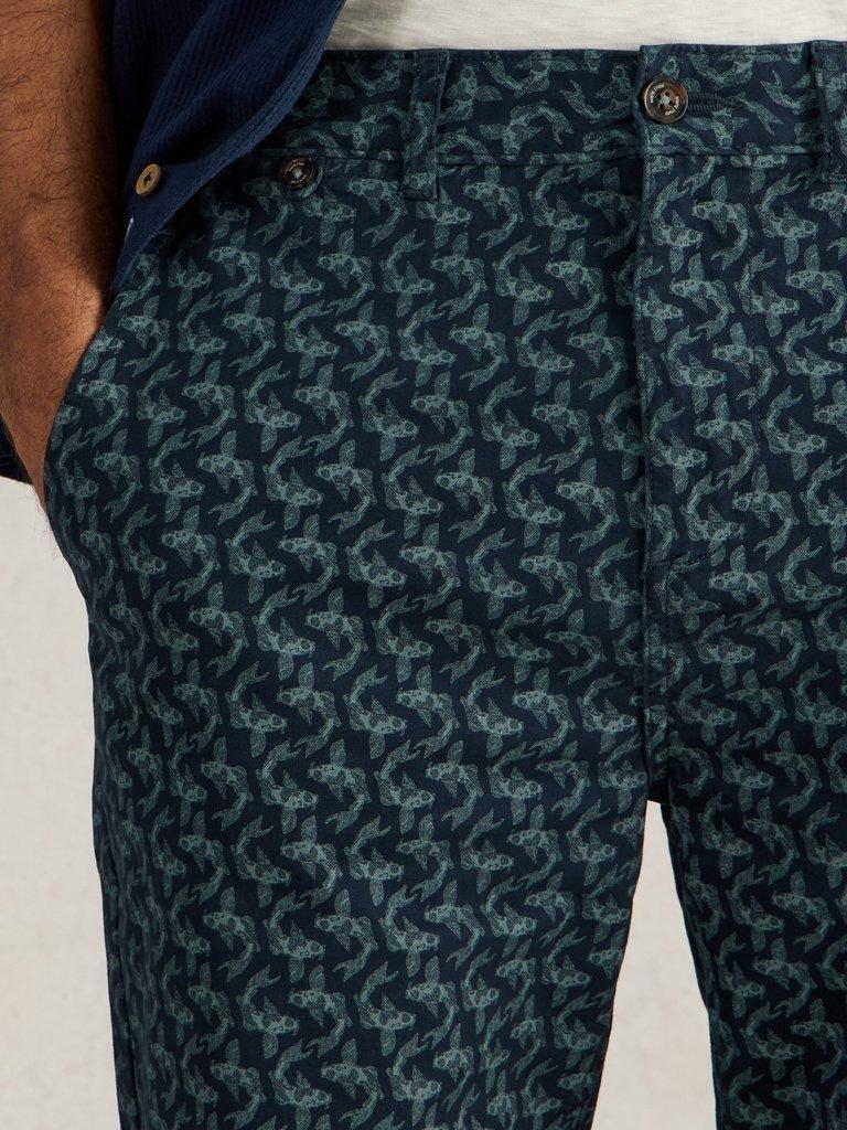 Fish Printed Chino Short in NAVY PR - MODEL DETAIL