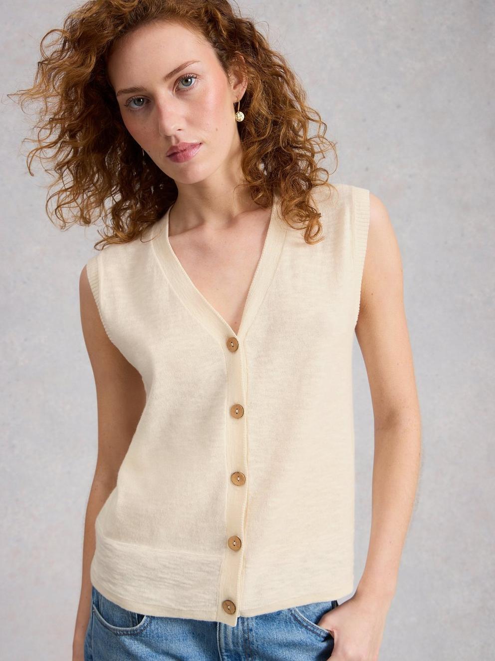 NOVA LINEN BLEND TANK in NAT WHITE - MODEL DETAIL