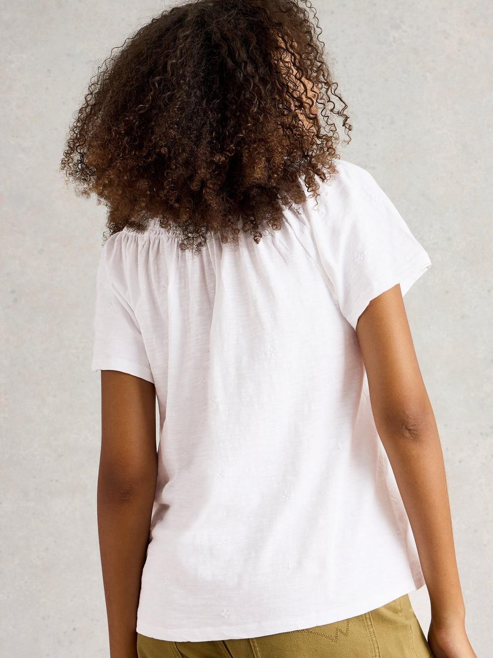 LUELLA NOTCH NECK TOP in BRIL WHITE - MODEL BACK