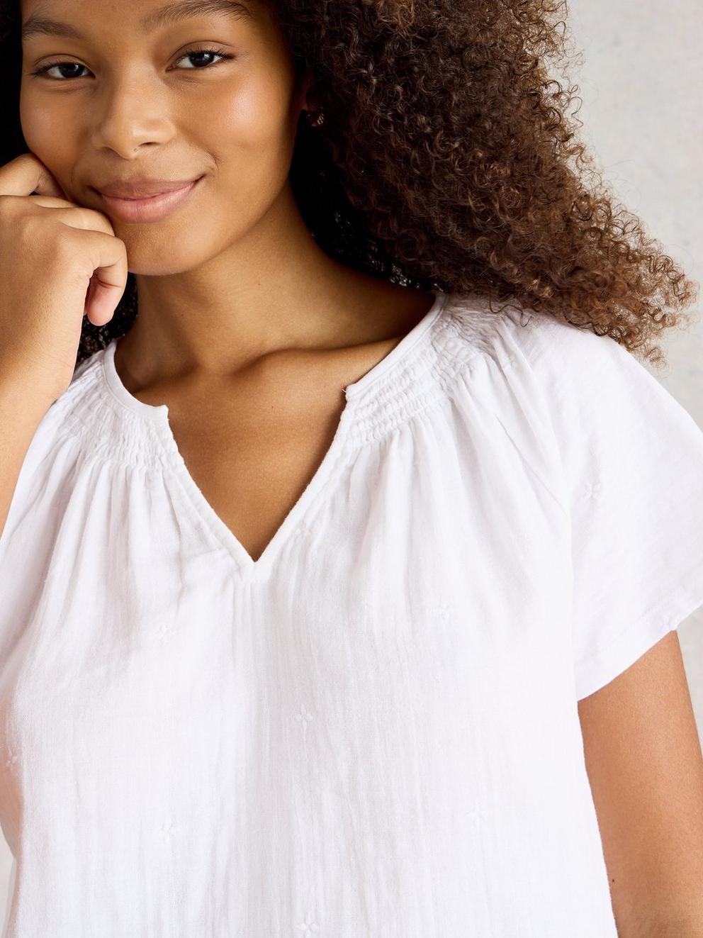 LUELLA NOTCH NECK TOP in BRIL WHITE - MODEL DETAIL