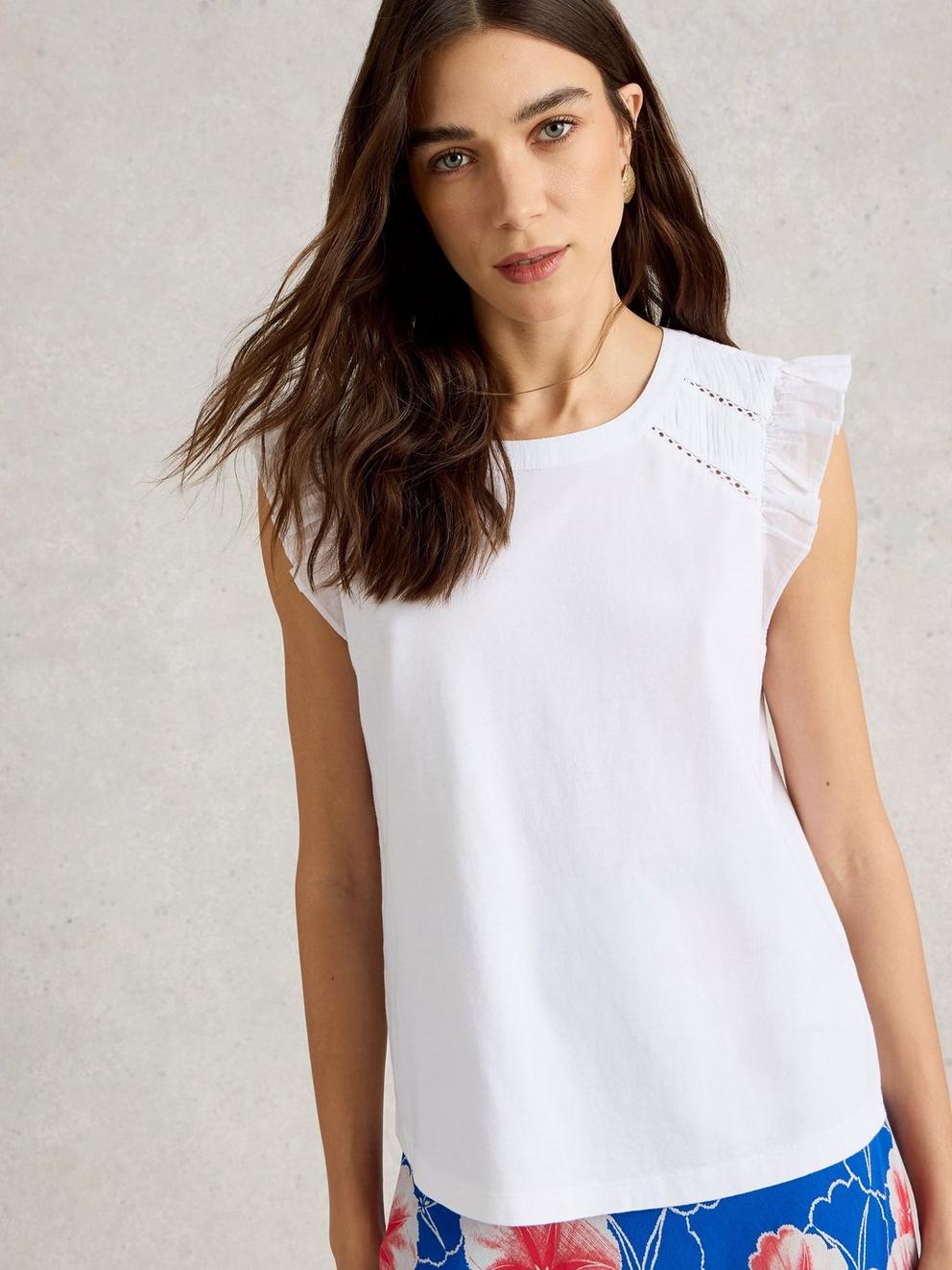 PAIGE FRILL MIX TOP in BRIL WHITE - MODEL DETAIL