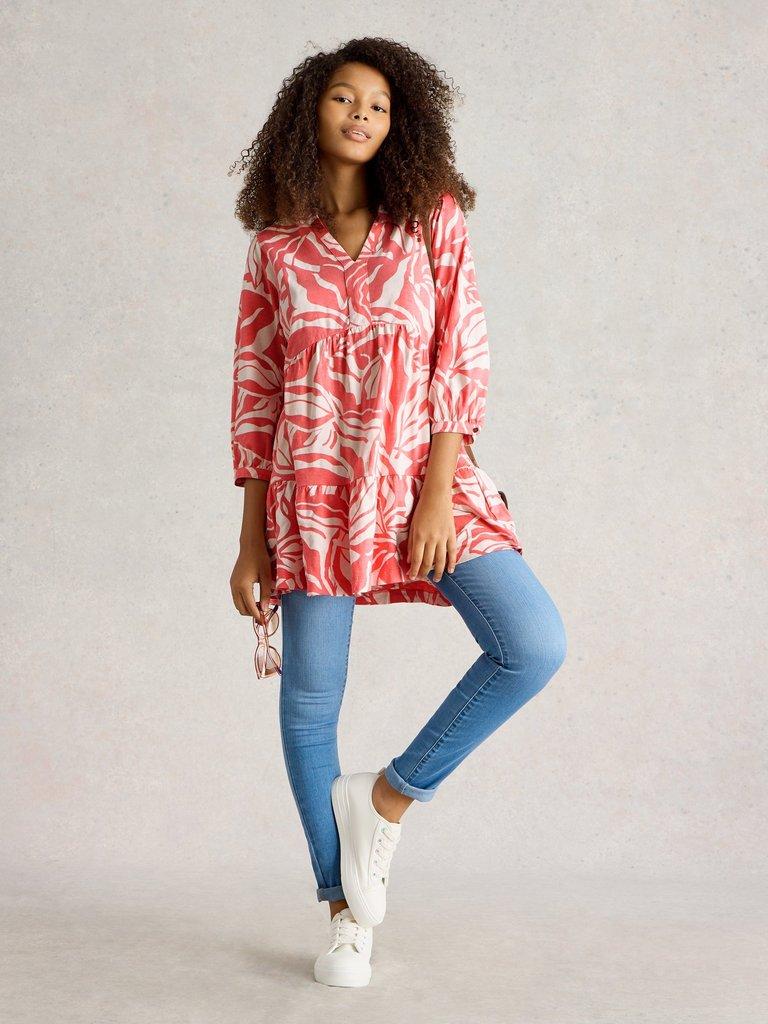 MARTA NOTCH NECK TUNIC in CORAL PR - MODEL FRONT