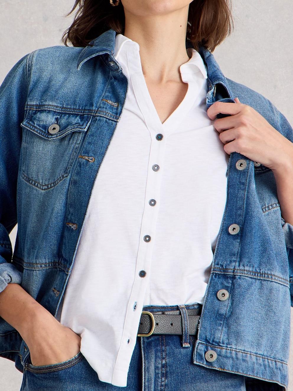 ANNIE SHORT SLEEVE JERSEY SHIRT in BRIL WHITE - MODEL DETAIL
