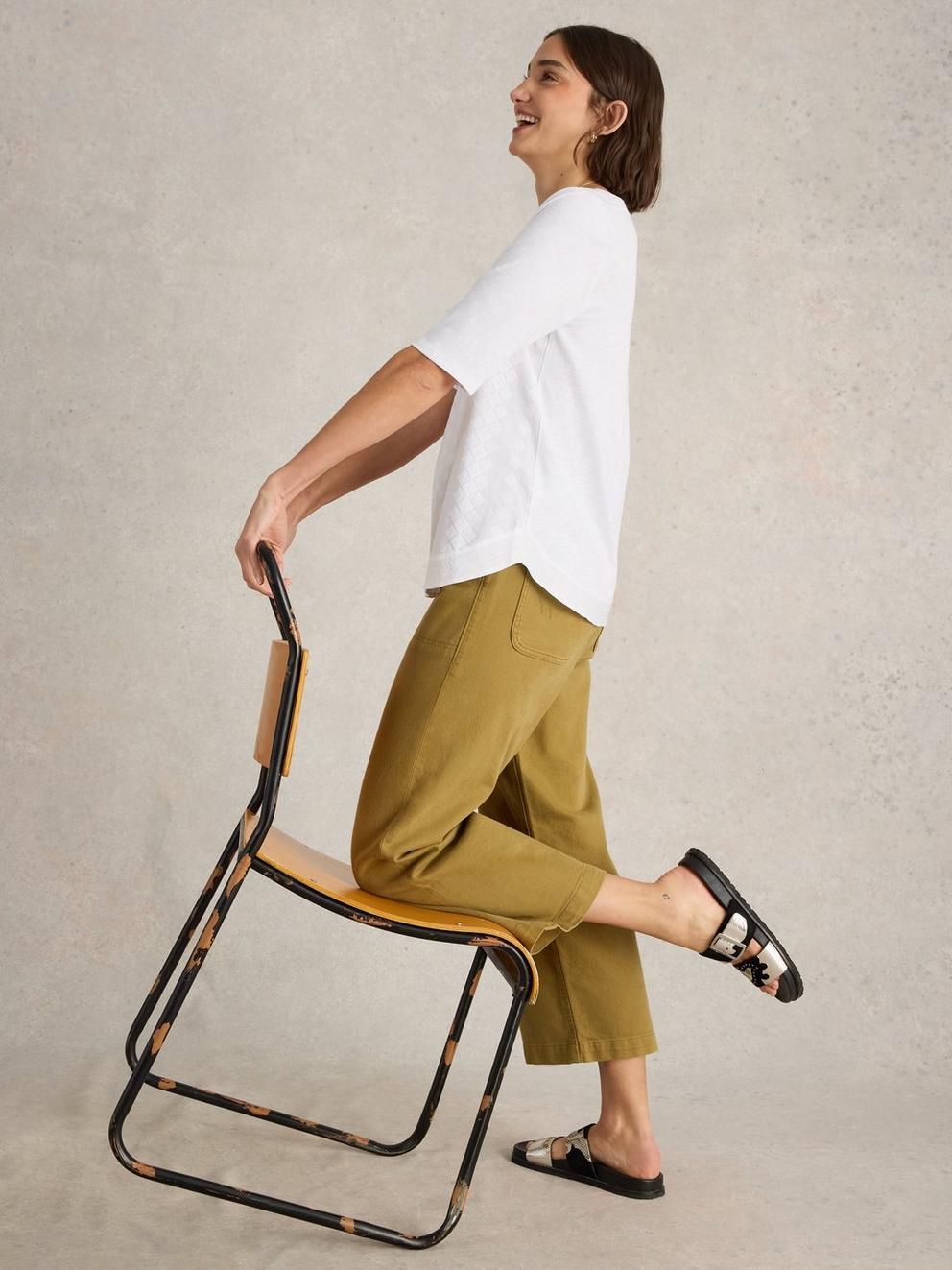 WEAVER NOTCH NECK TOP in BRIL WHITE - LIFESTYLE