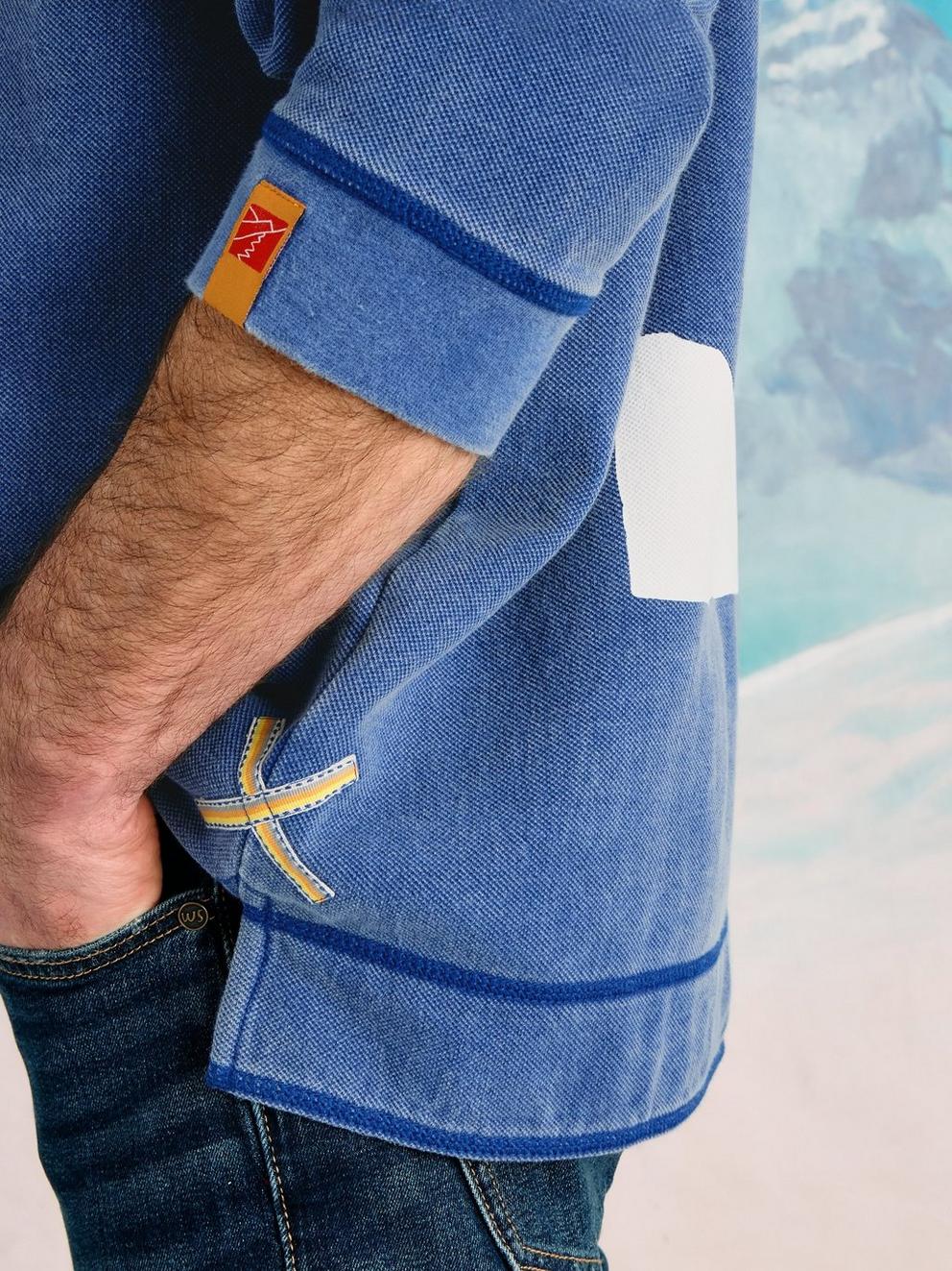 Rewind Half Zip Sweat in BLUE PR - MODEL DETAIL