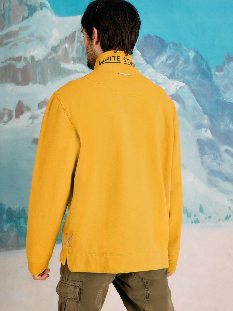 Rewind Half Zip Sweat in DP YELLOW - MODEL BACK