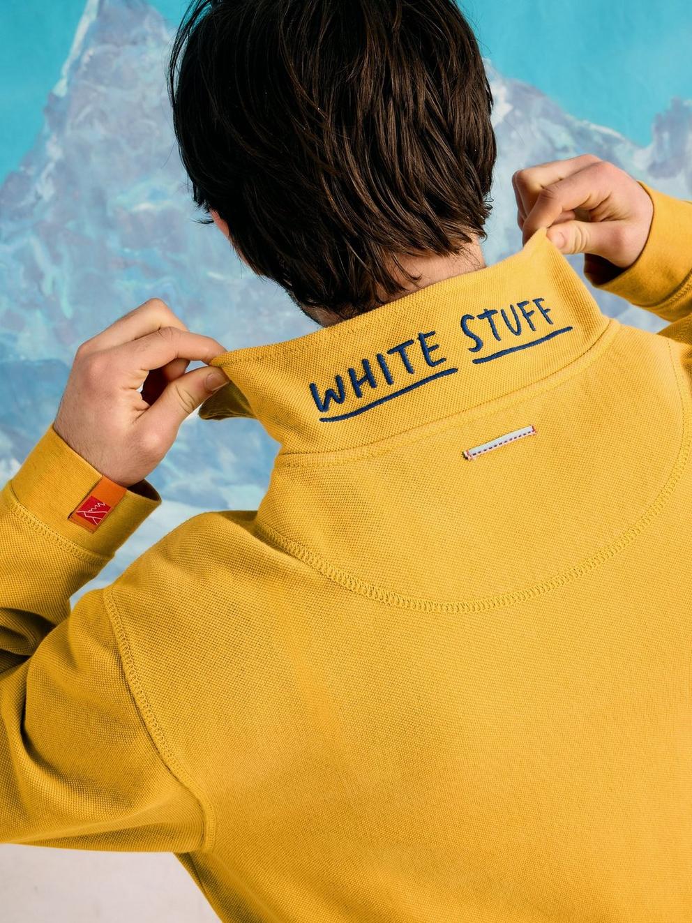 Rewind Half Zip Sweat in DP YELLOW - MODEL DETAIL