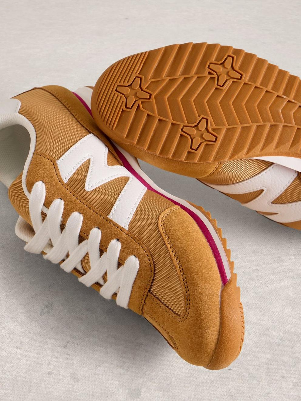 Lucy Trainer in CHART MLT - FLAT DETAIL