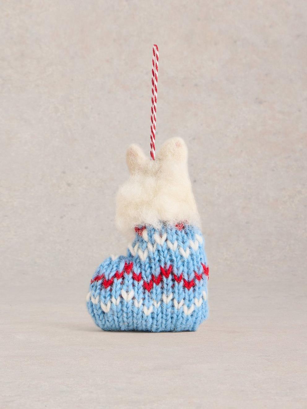 Hanging Dec Cat in a Stocking in WHITE MLT - FLAT DETAIL