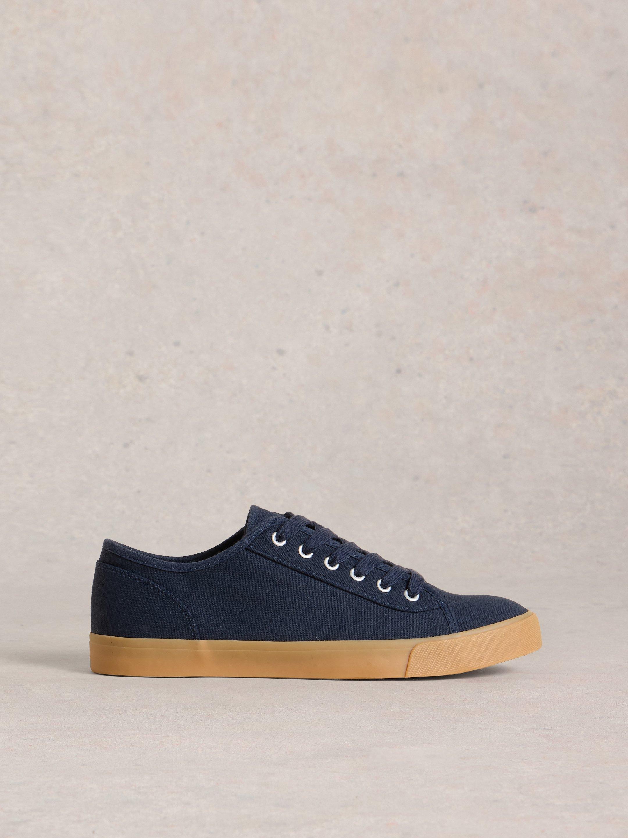 Peter Plimsoll Trainer in DARK NAVY White Stuff