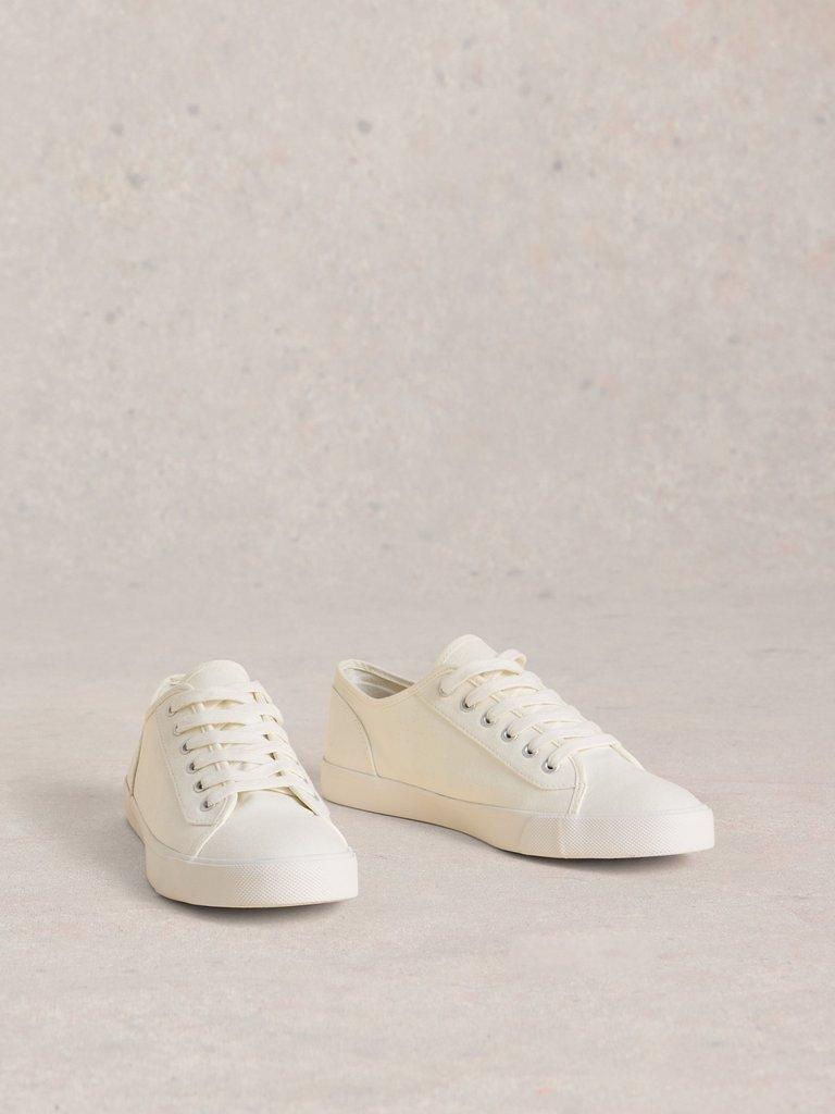 Peter Plimsoll Trainer in PALE IVORY - FLAT FRONT