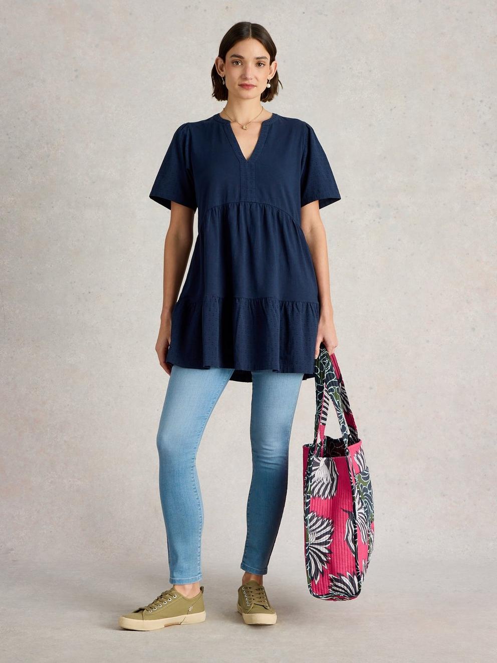 MARIA MIX TUNIC in FR NAVY - MODEL FRONT