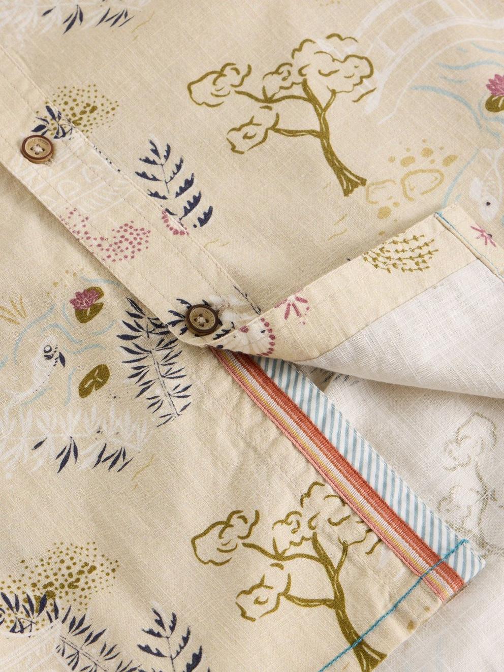 Finsbury Kyoto Printed Shirt in NAT PR - FLAT DETAIL