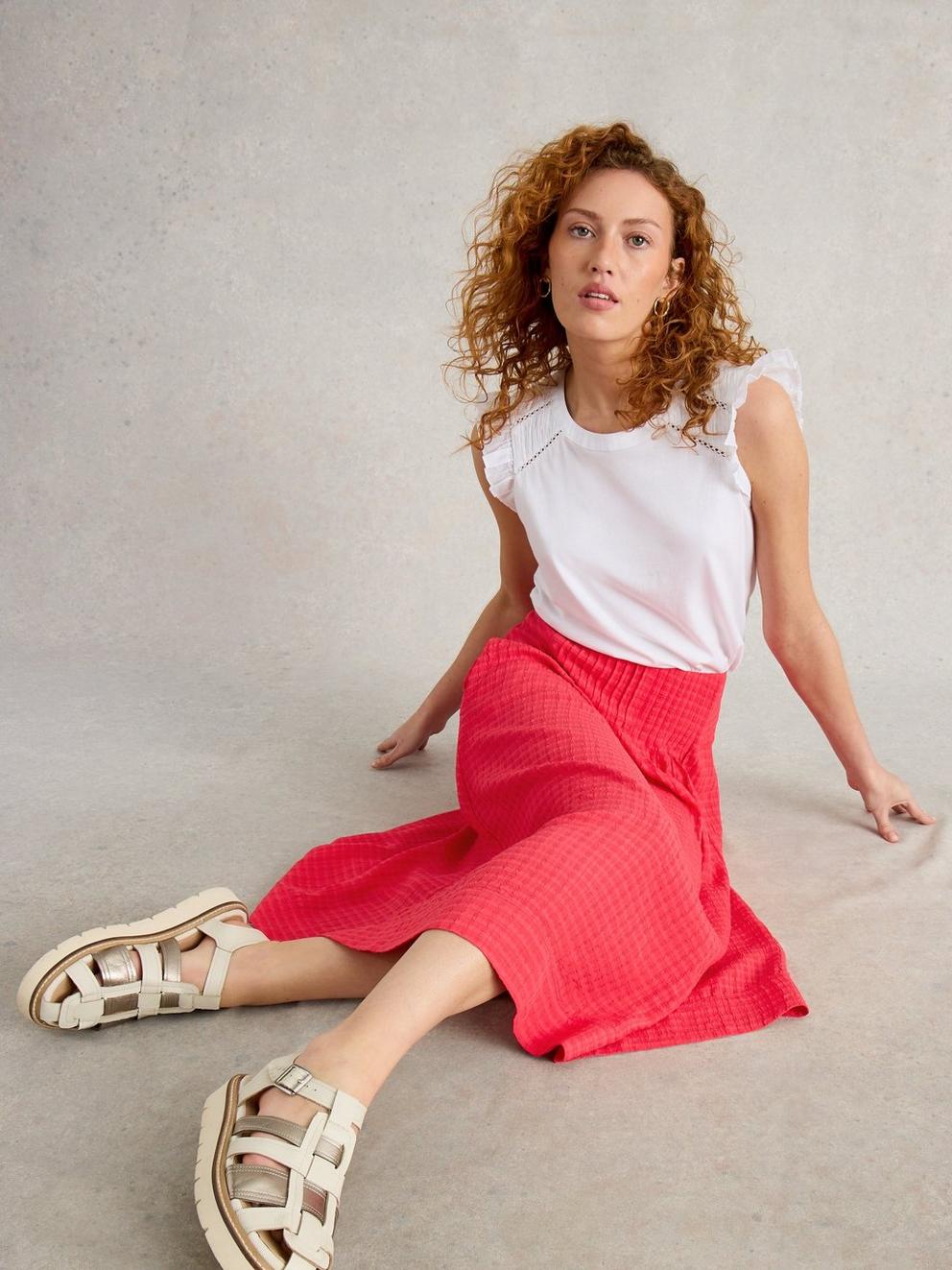 Charlotte Skirt Midi in DK PINK - LIFESTYLE