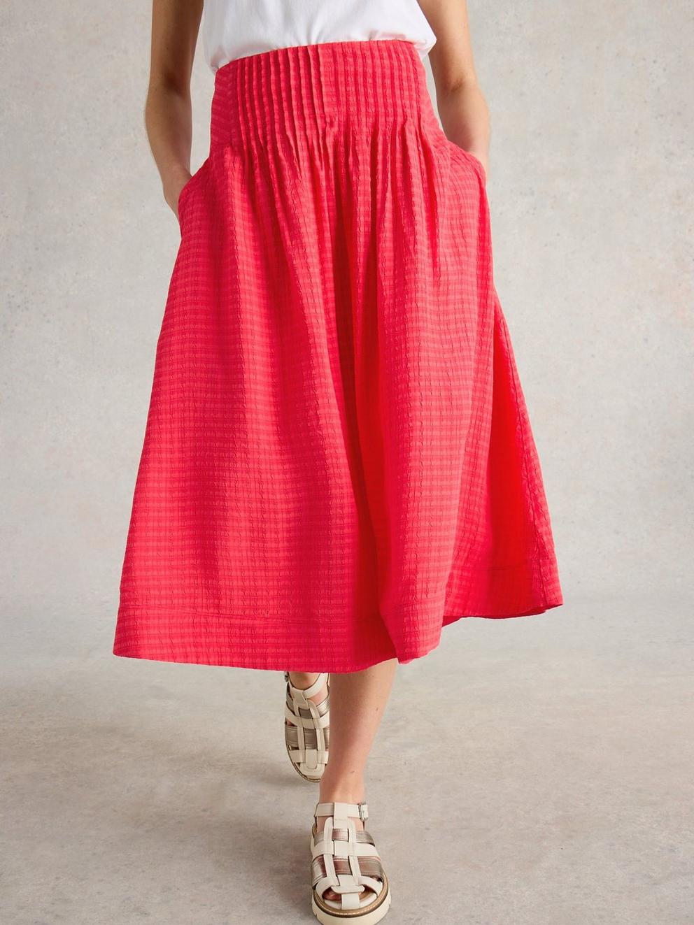 Charlotte Skirt Midi in DK PINK - MODEL DETAIL