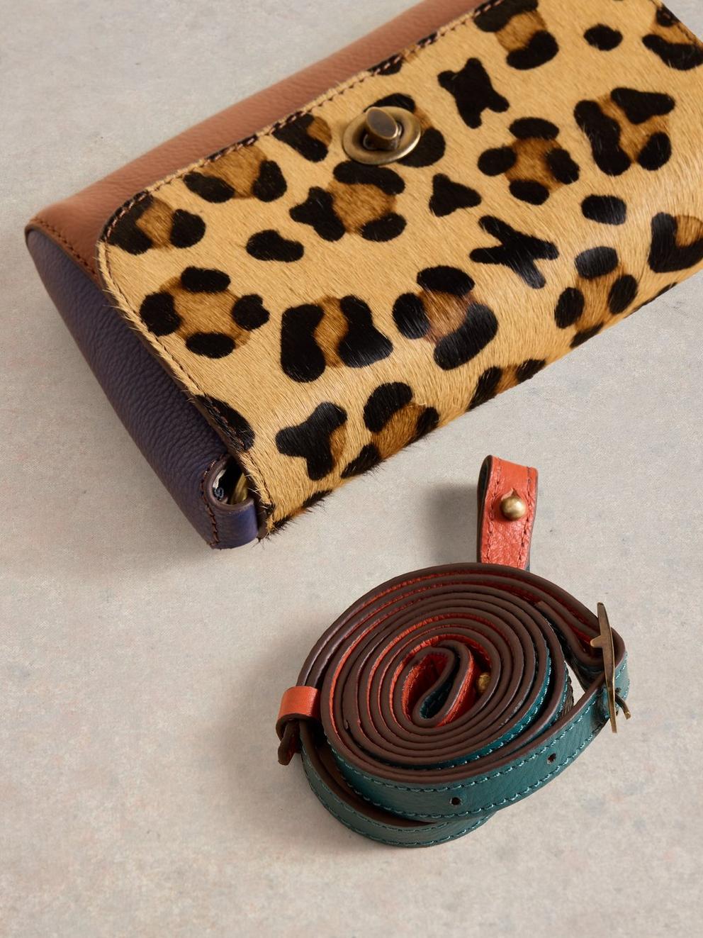 Tilly Crossbody Bag in TAN MULTI - MODEL DETAIL