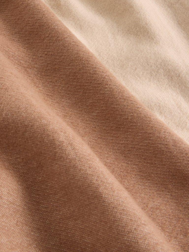 Selma Midweight Scarf in PALE IVORY - FLAT DETAIL