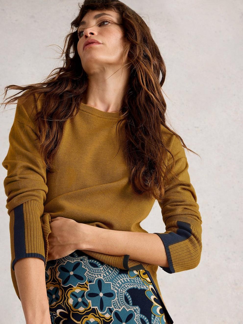 OLIVE LONG SLEEVE CREW NECK JUMPER in DK CHART - MODEL DETAIL