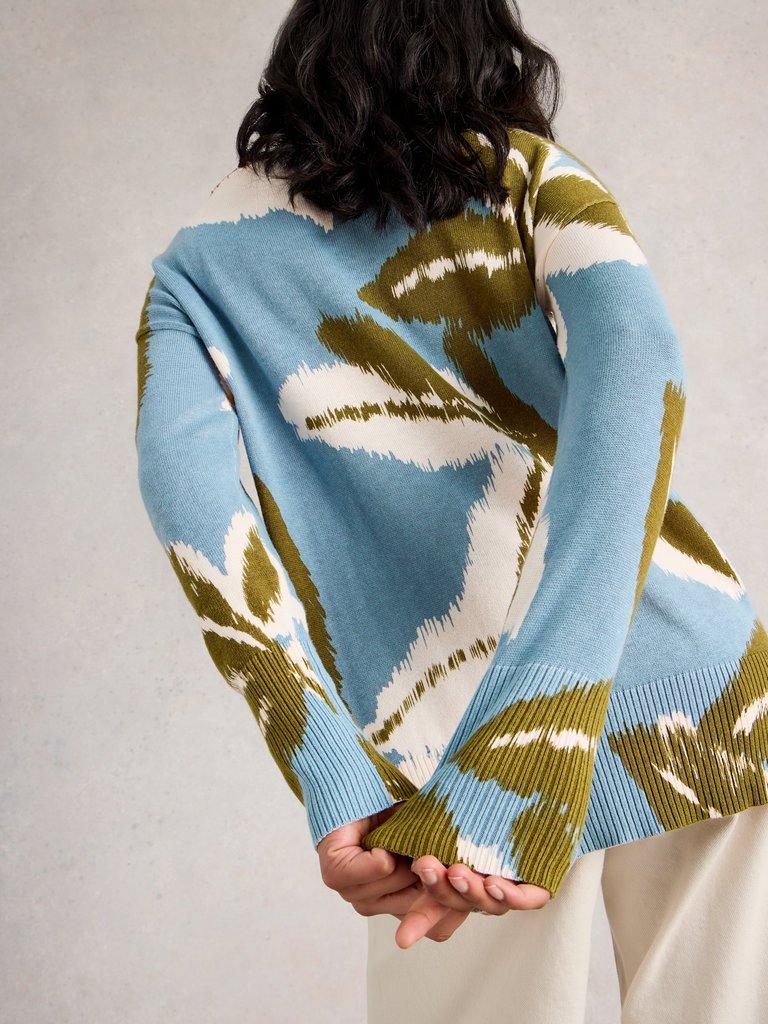 OLIVE PRINT JUMPER in BLUE MLT - MODEL BACK