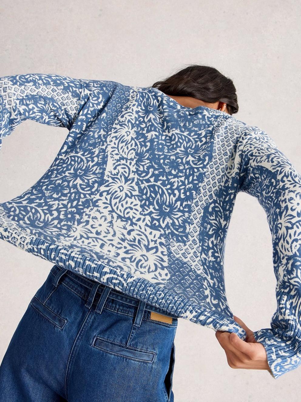 OLIVE PRINT JUMPER in BLUE PR - MODEL BACK