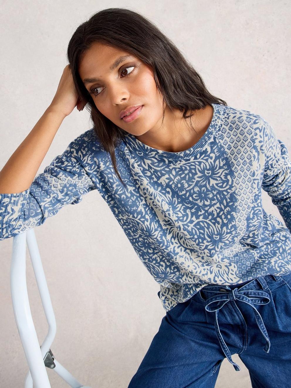 OLIVE PRINT JUMPER in BLUE PR - MODEL DETAIL