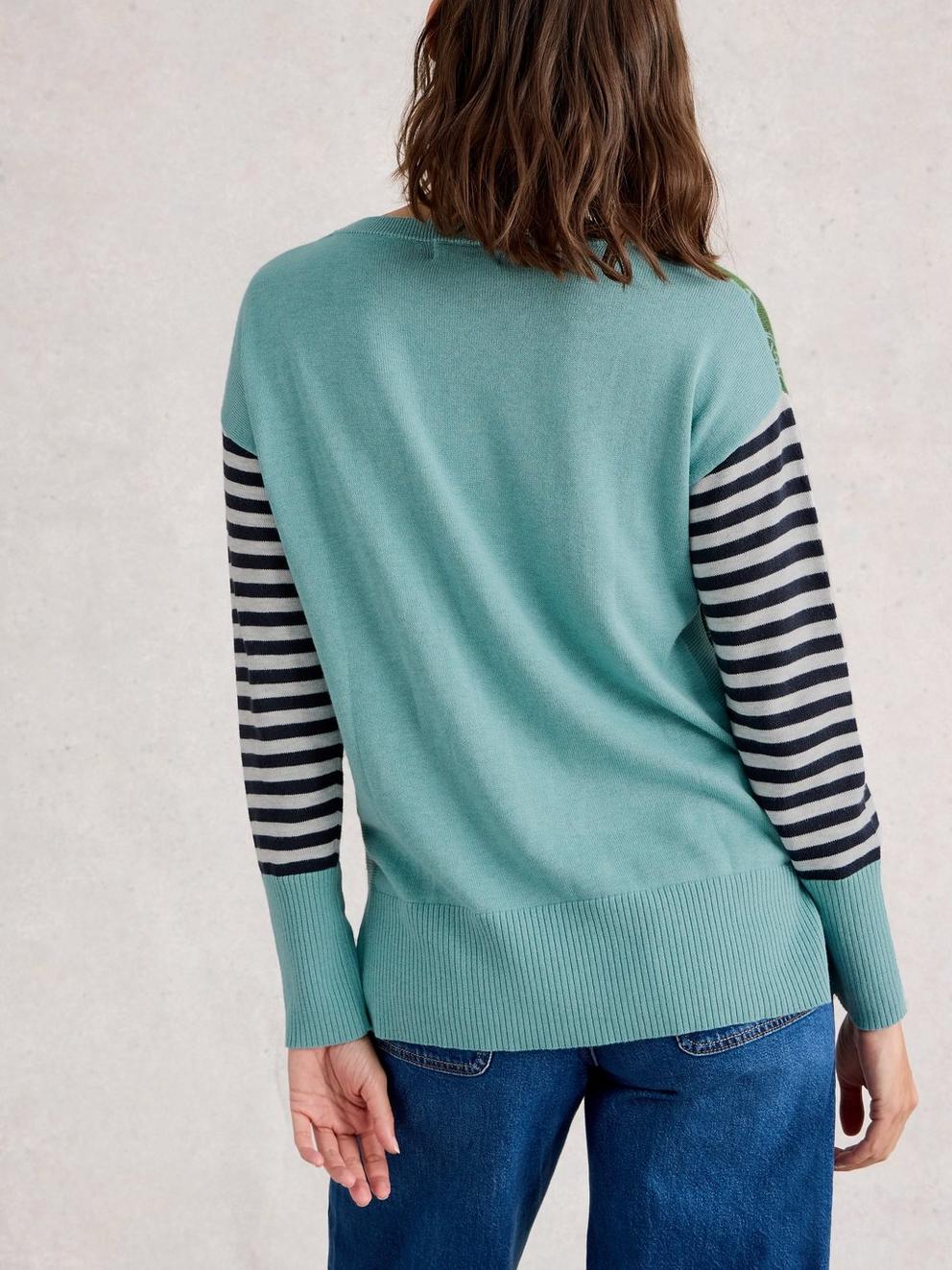 OLIVE PRINT JUMPER in GREEN PR - MODEL BACK