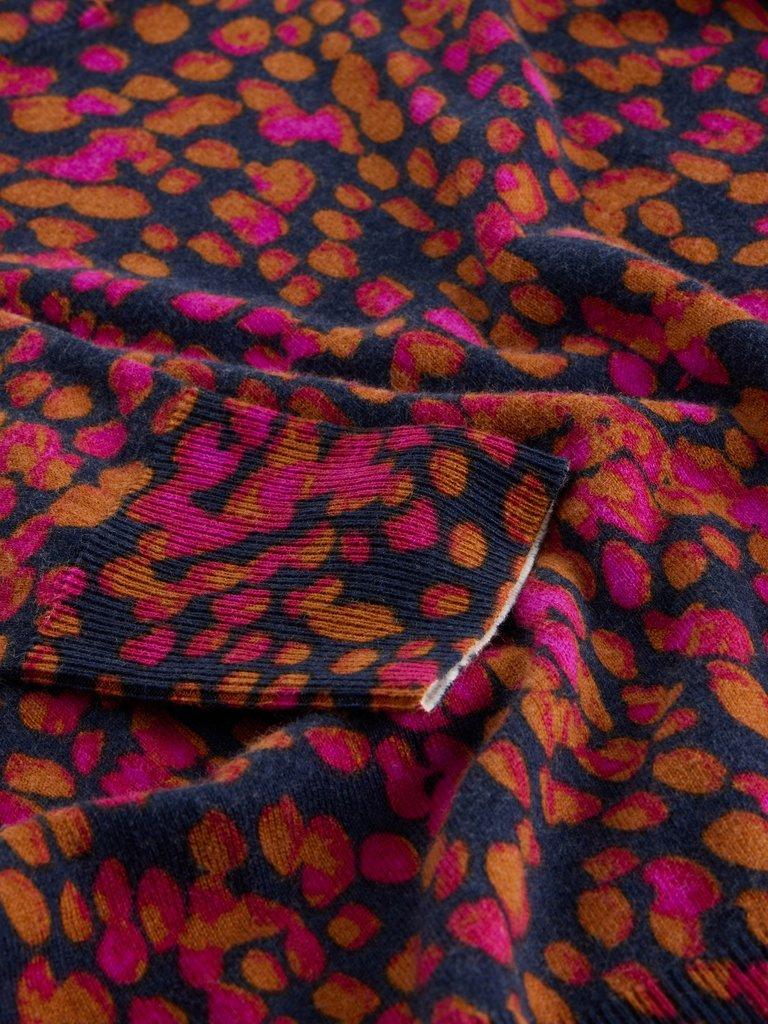 KATIE PRINT JUMPER in NAVY PR - FLAT DETAIL