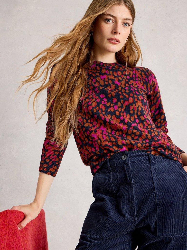 KATIE PRINT JUMPER in NAVY PR - MODEL DETAIL