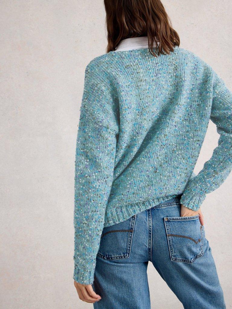 TEXTURE  V NECK in MID BLUE - MODEL BACK