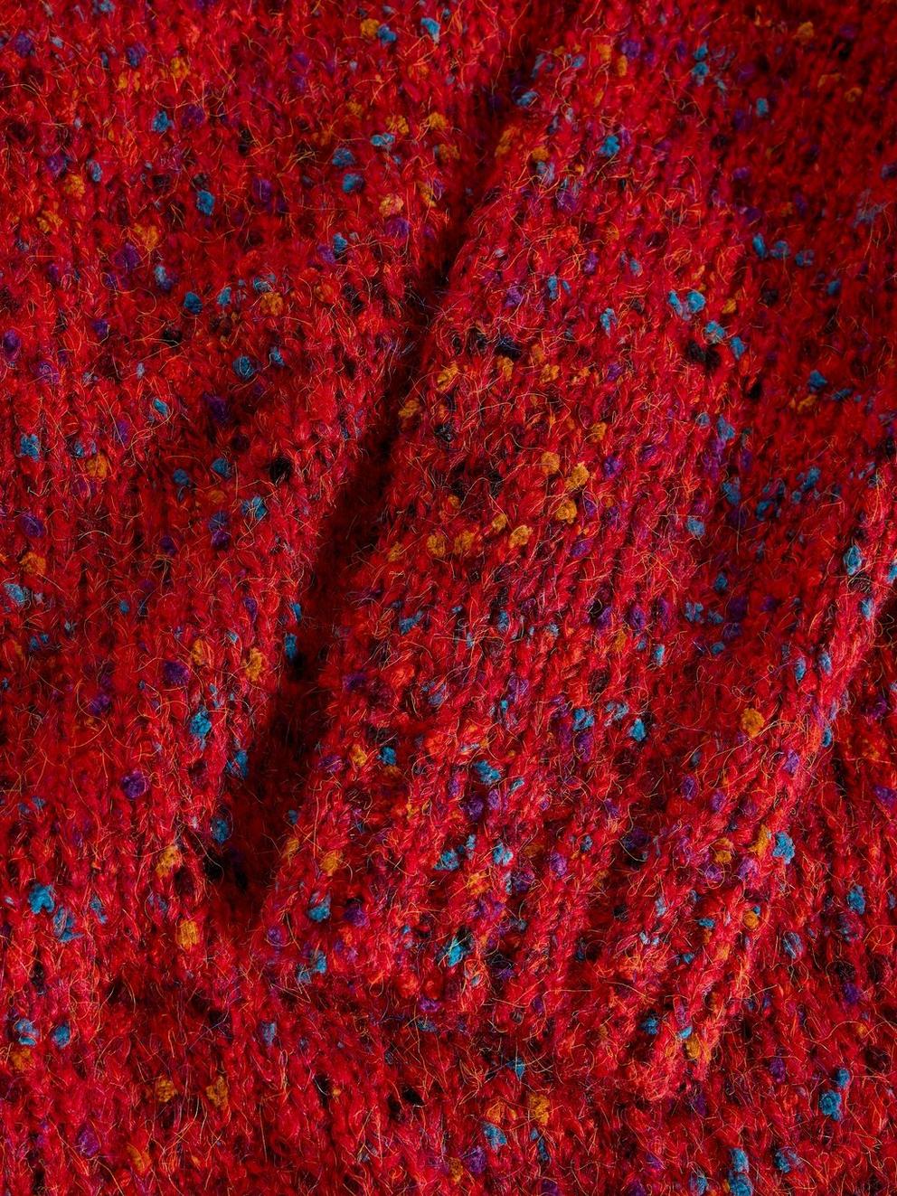 TEXTURE  V NECK in MID RED - FLAT DETAIL