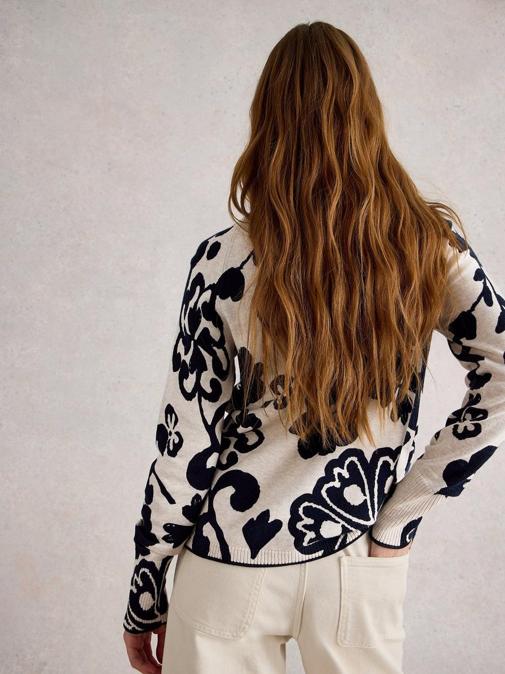 LULU PRINT CARDI in NAT MLT - MODEL BACK