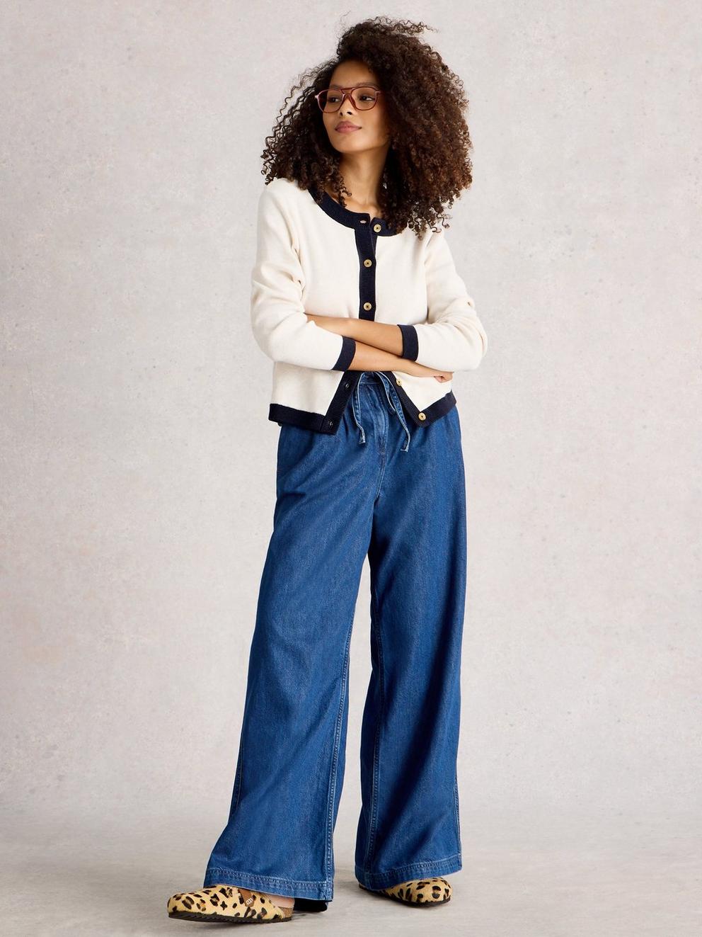 CHARLOTTE LONG SLEEVE CARDI in NAT MLT - MODEL FRONT