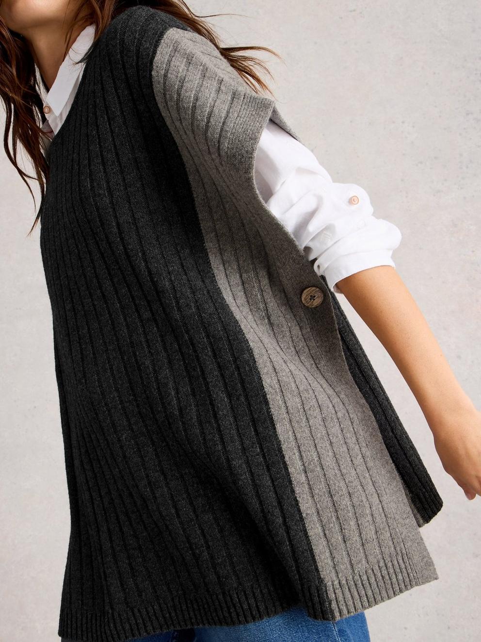 Ava Knitted Poncho in GREY MLT - MODEL DETAIL