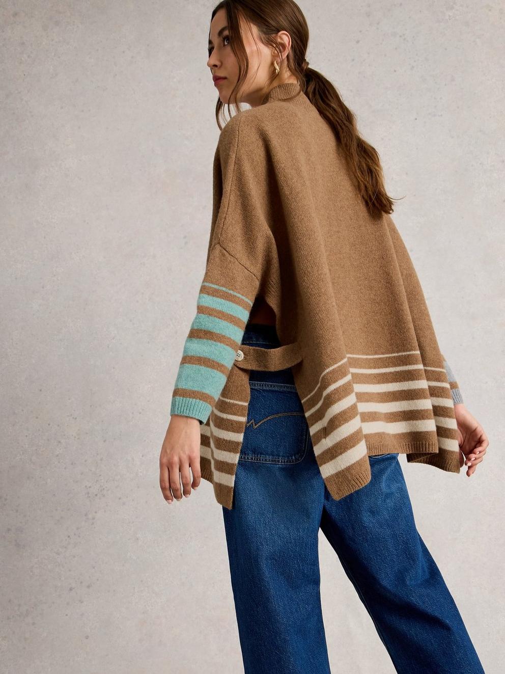 Ivy Side Slit Thrown On in NAT MLT - MODEL BACK