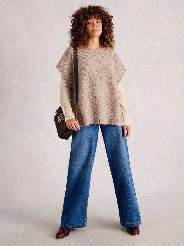 Diamond Stitch Poncho in LGT NAT - MODEL FRONT