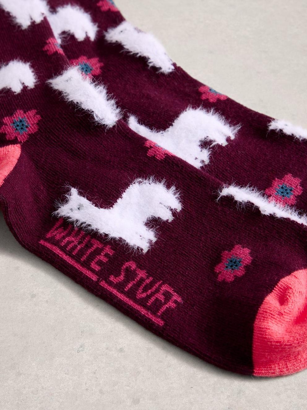 Fluffy Ankle Sock in DK PLUM - FLAT DETAIL