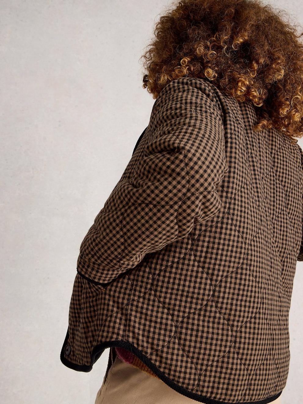 Arden Reversible Jacket in BLK MLT - MODEL BACK