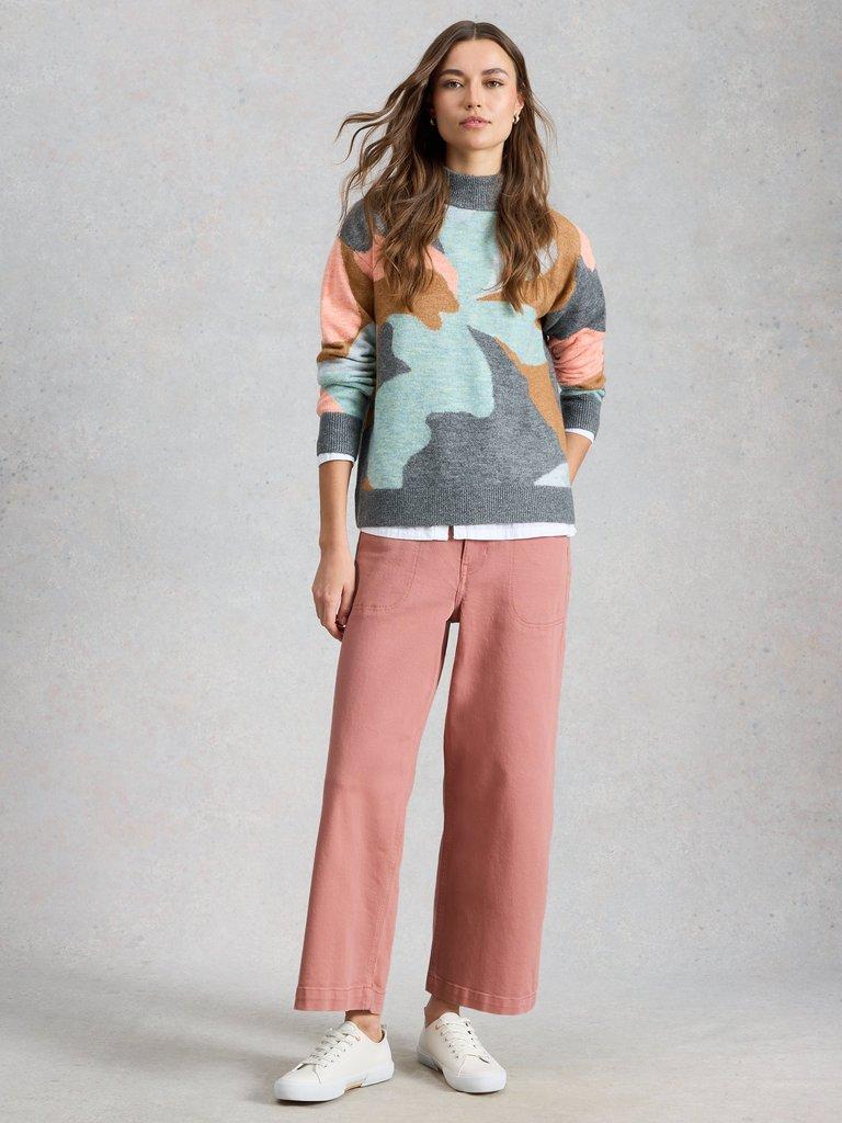 Crop Tia Wide Leg Jean in DUS PINK - MODEL FRONT