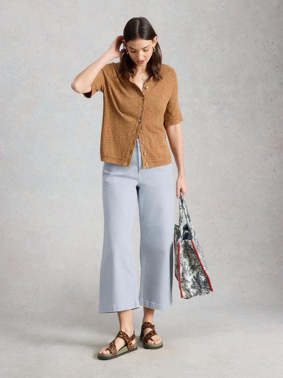 Crop Tia Wide Leg Jean in LGT BLUE - MODEL FRONT