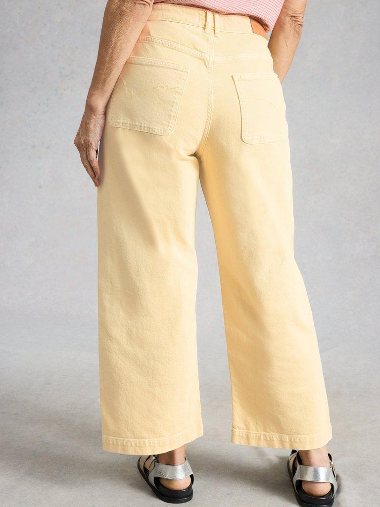 Crop Tia Wide Leg Jean in LGT YELLOW - MODEL BACK
