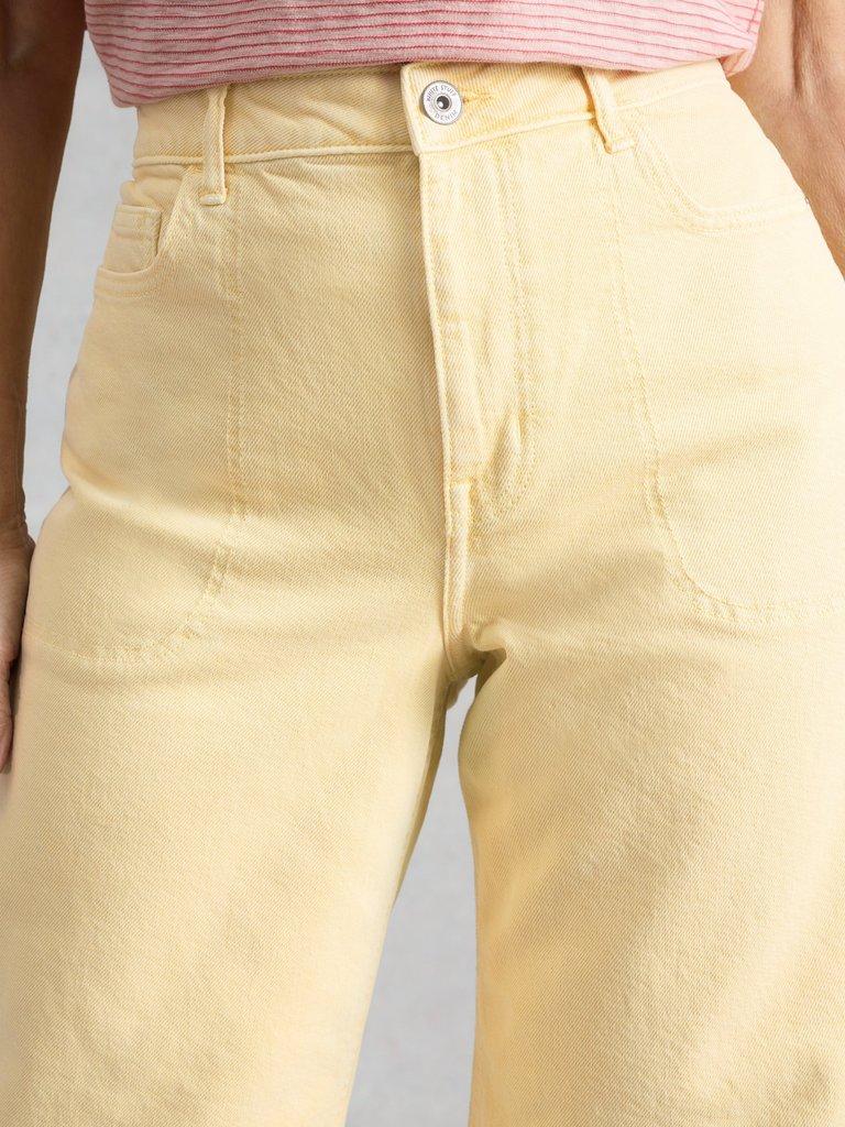 Crop Tia Wide Leg Jean in LGT YELLOW - MODEL DETAIL