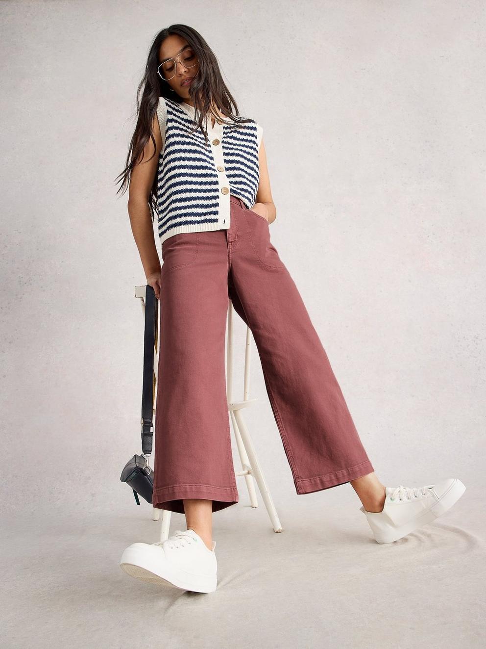 Crop Tia Wide Leg Jean in MID PINK - LIFESTYLE