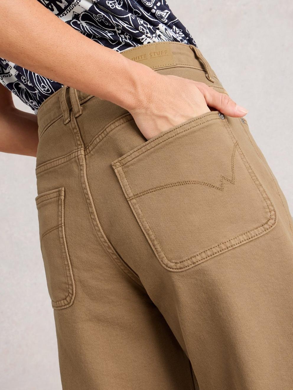 Crop Tia Wide Leg Jean in MID TAN - MODEL DETAIL