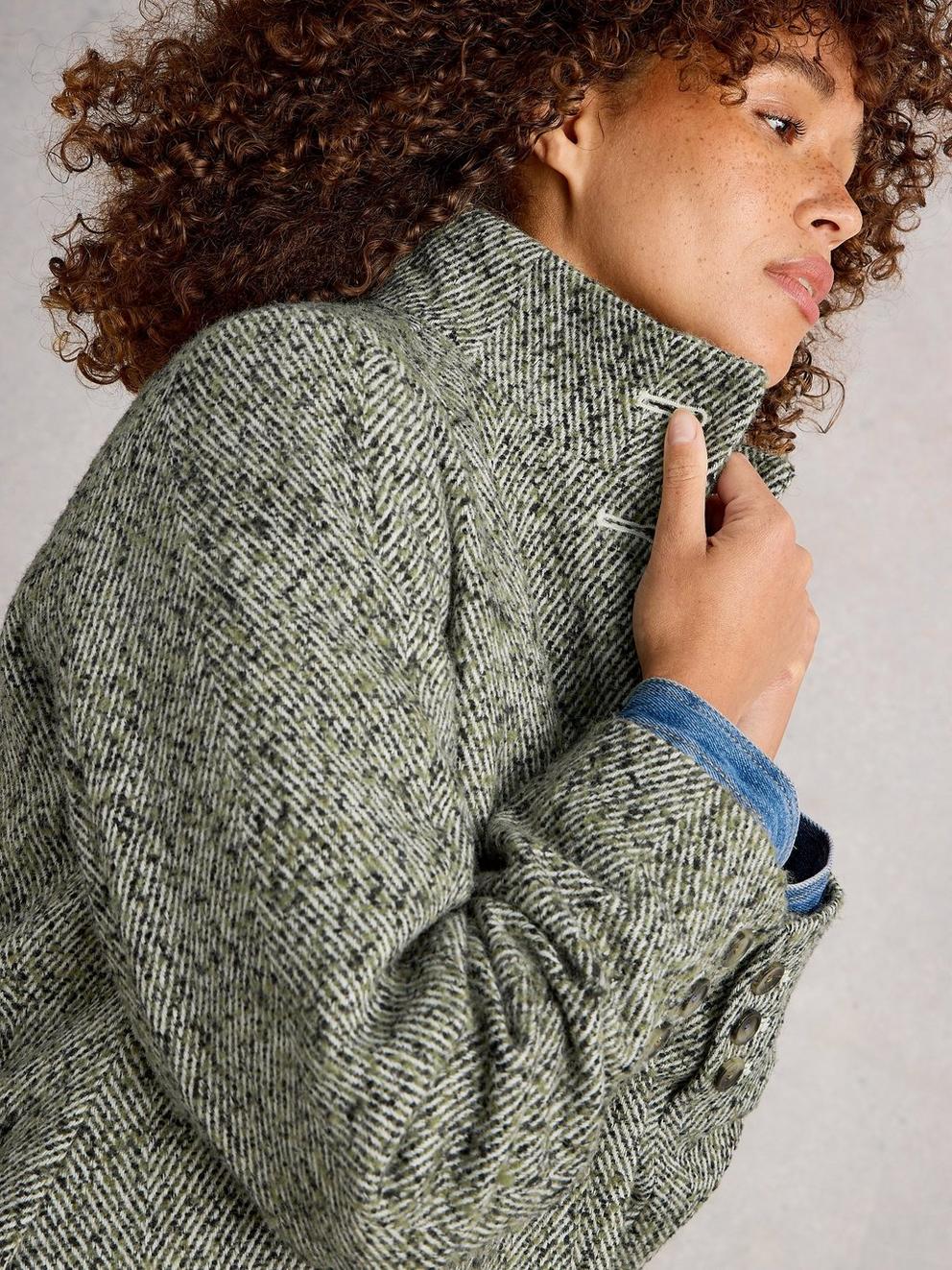 Karla Tweed Wool Blend Coat in GREY MLT - MODEL DETAIL